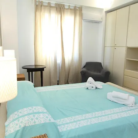 Апартаменты Family House - By Vacation Service Чефалу