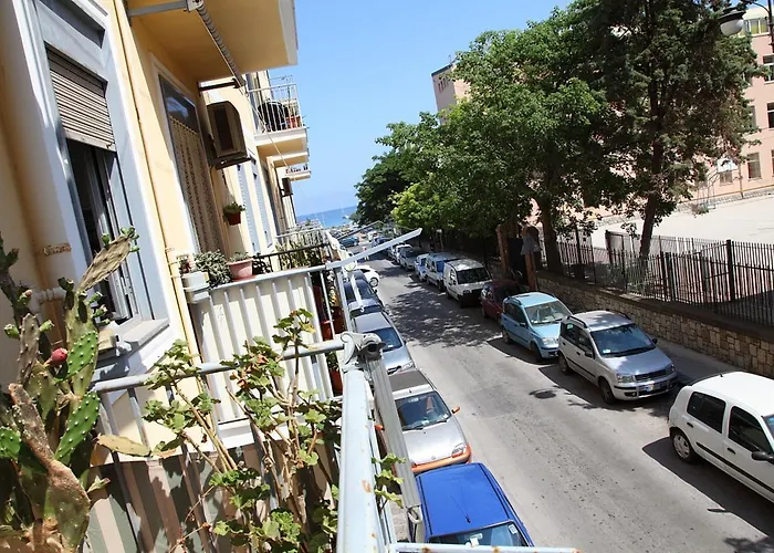 Family House - By Vacation Service Daire *