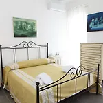 Family House - By Vacation Service Appartamento