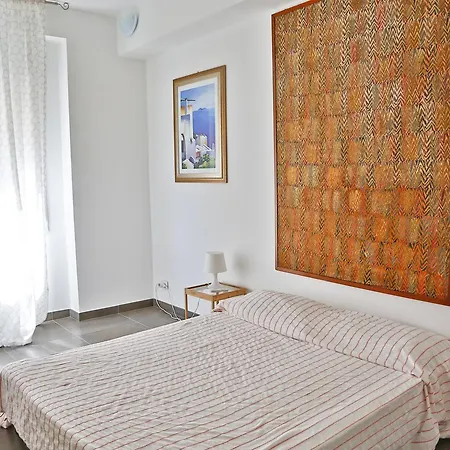 Lägenhet Family House - By Vacation Service Cefalù